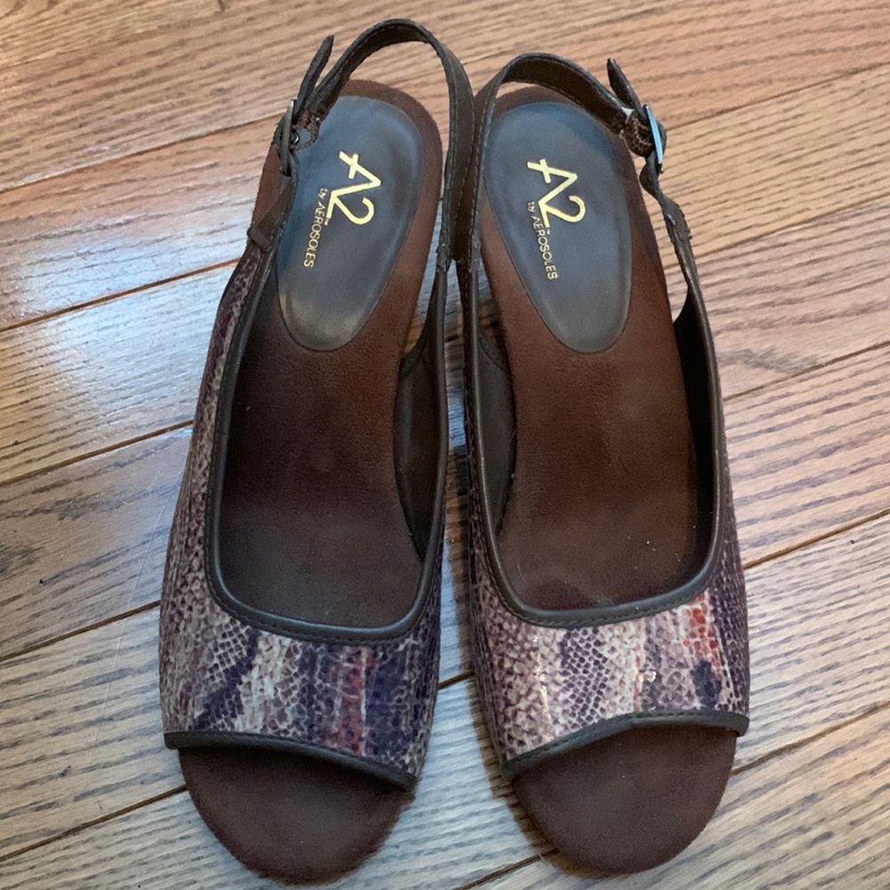 A2 by AEROSOLES - ladies open toe slingback sandal size 7-1/2, brown snakeskin